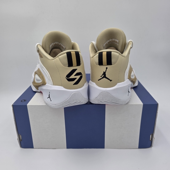 NEW Jordan Luka 3 SE Basketball Shoes - Picture 4 of 10